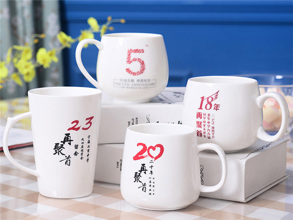 陶瓷杯彩印機(jī)-陶瓷杯印刷機(jī)(圖1) 陶瓷杯彩印機(jī)-陶瓷杯印刷機(jī)(圖1)